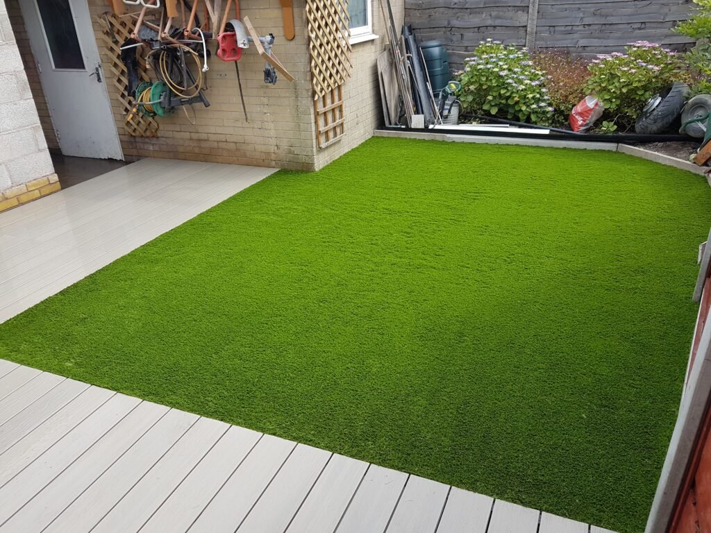 Artificial-Grass-and-composite-decking-3-1